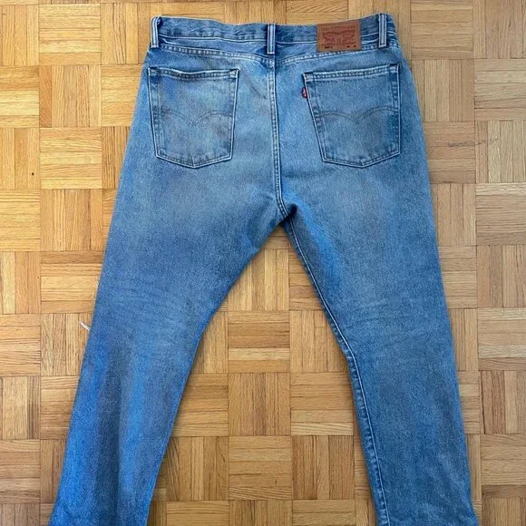-LEVIS RIPPED NWOT JEANS- - Picture 2 of 2